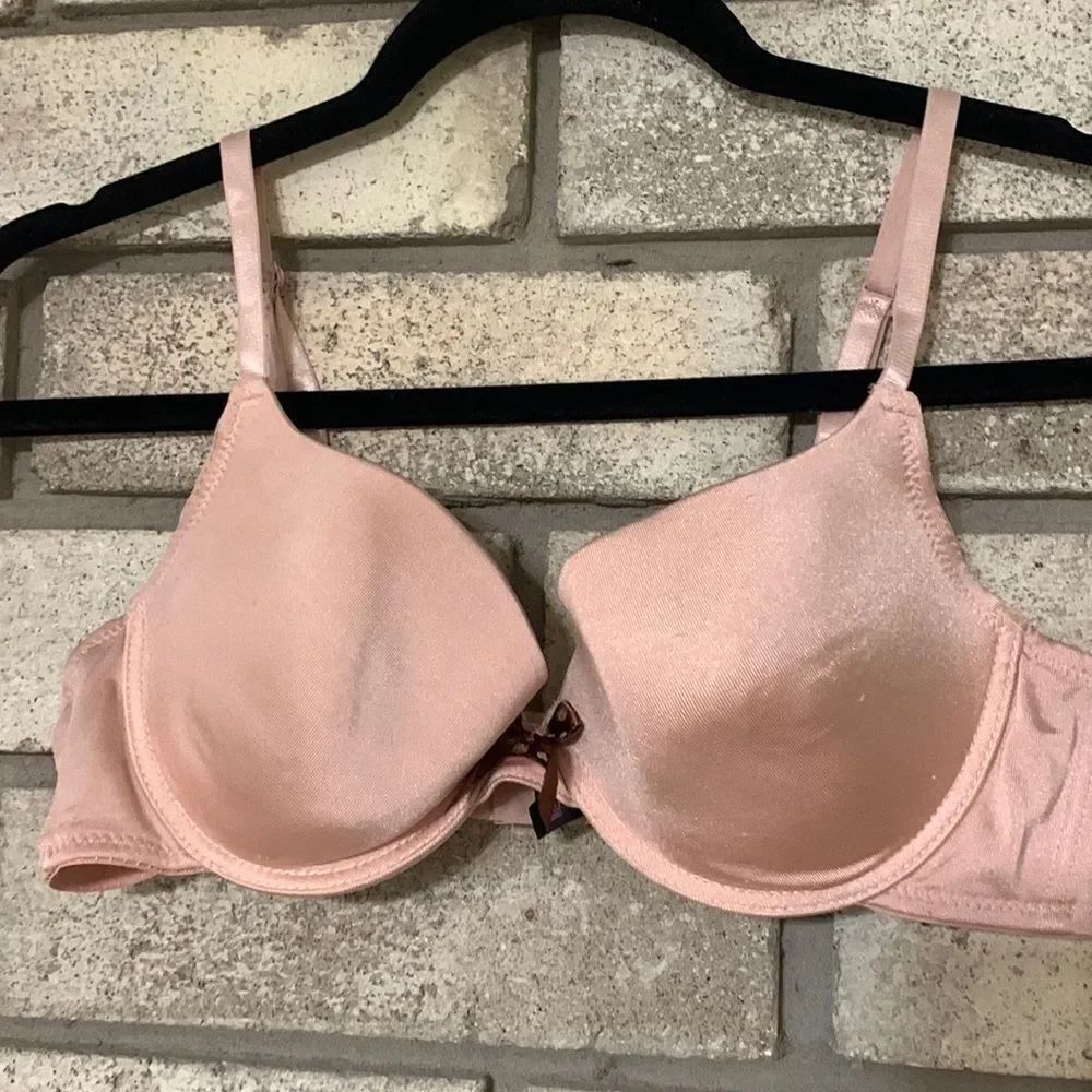 3for$20 bra has underwire 36C
